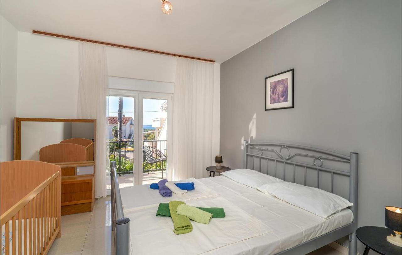 Cozy Apartment In Krk With Kitchen Krk Town Extérieur photo