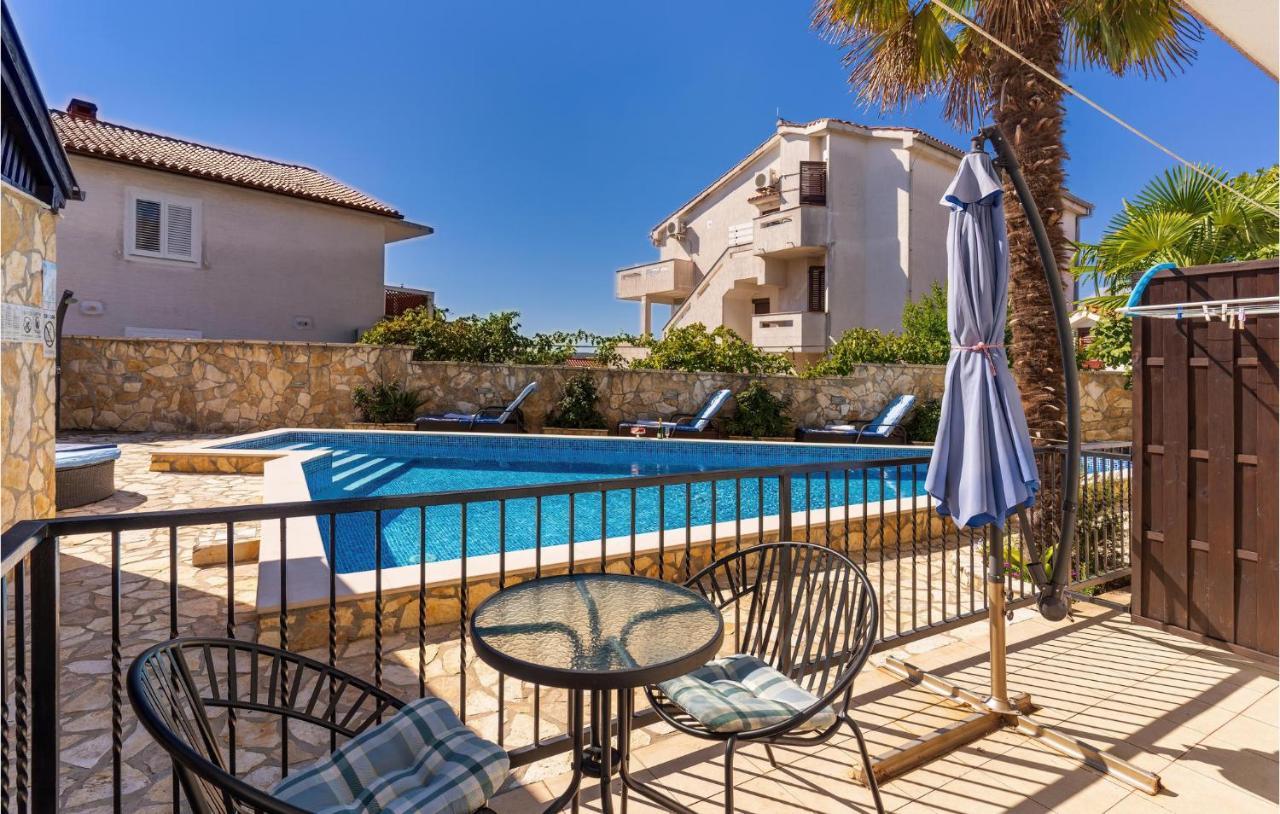 Cozy Apartment In Krk With Kitchen Krk Town Extérieur photo