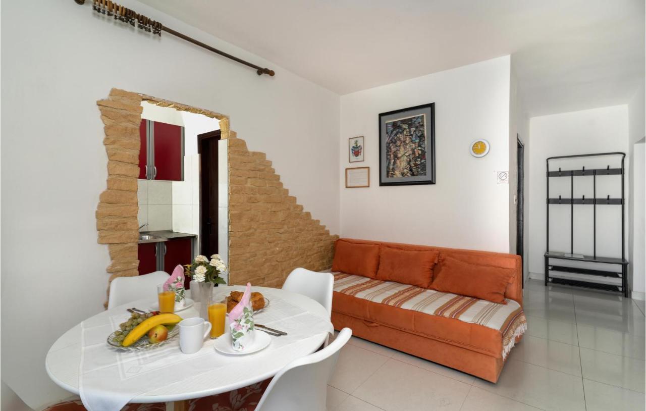 Cozy Apartment In Krk With Kitchen Krk Town Extérieur photo