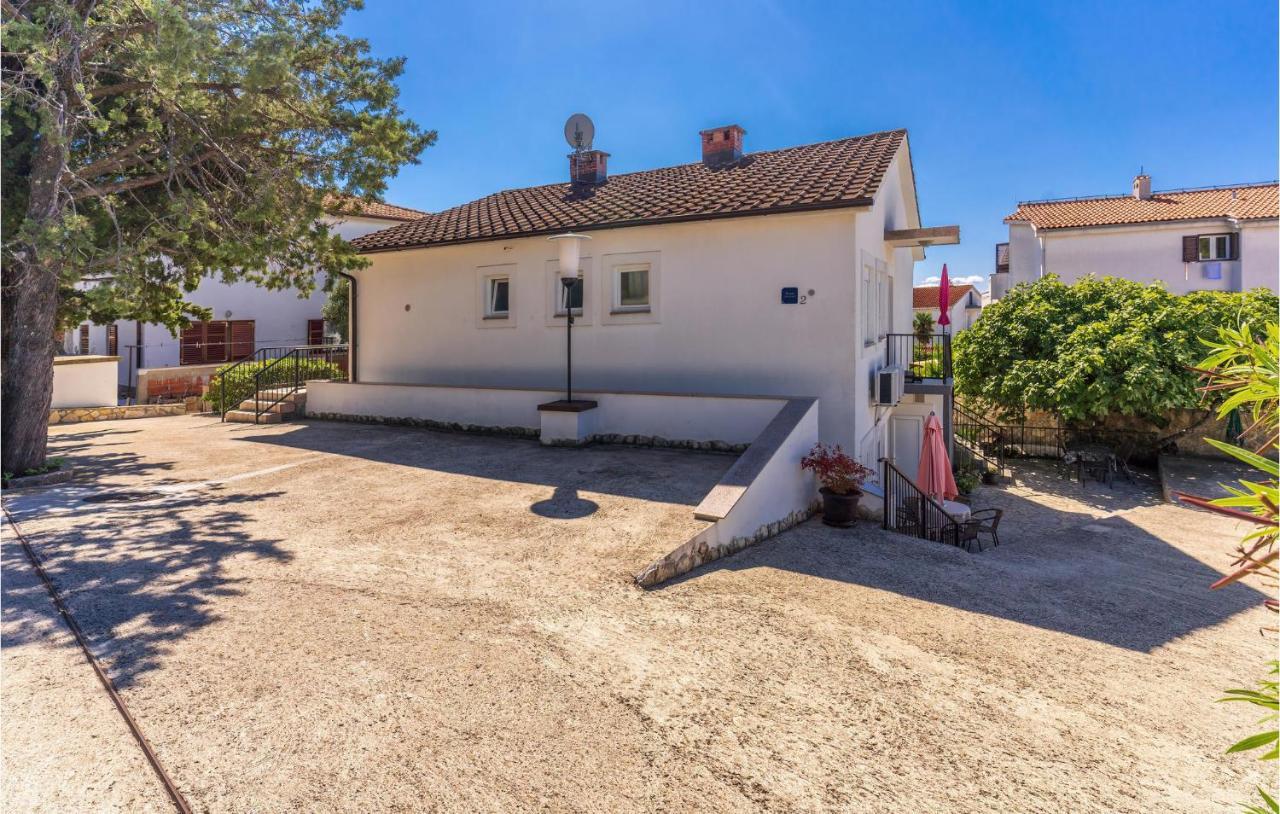 Cozy Apartment In Krk With Kitchen Krk Town Extérieur photo
