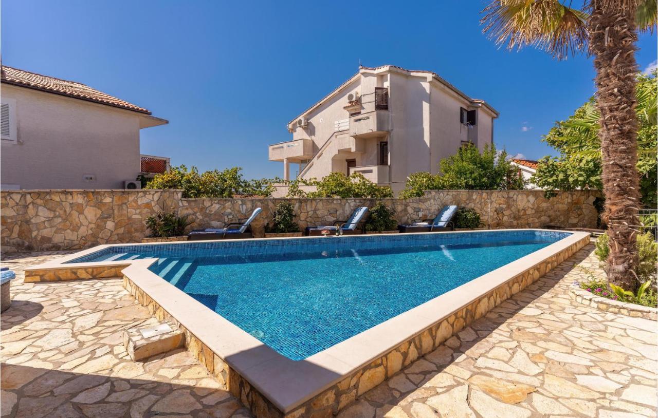 Cozy Apartment In Krk With Kitchen Krk Town Extérieur photo