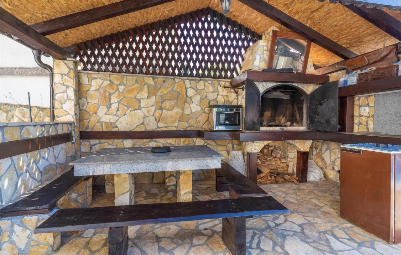 Cozy Apartment In Krk With Kitchen Krk Town Extérieur photo